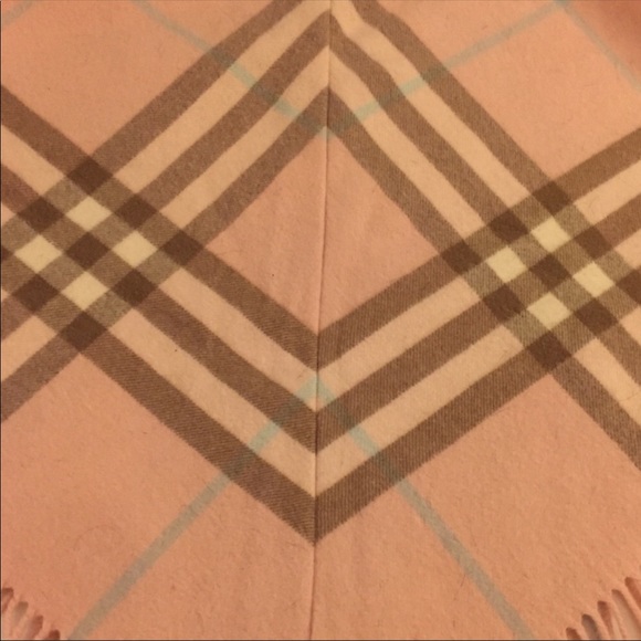 Burberry Pink Poncho - Picture 4 of 7
